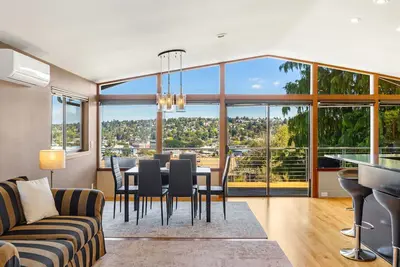 Image de Queen Anne | Ship Canal View | 15 Min to World Cup