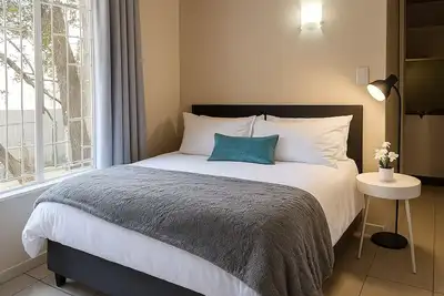Image de Stylish & Cosy Studio Apartment in Randburg