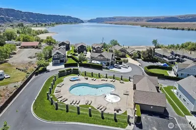 Image de Luxury 3 Br 2. 5 Ba Pool Hot tub