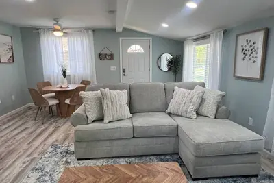 Image de Charming 2-bedroom house in lovely Lexington with private beach access and Ac