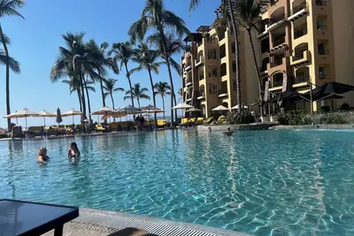 Image de 2 Bedroom Suite at a Fantastic Beach Resort w/ pools, spa, gym & restautants