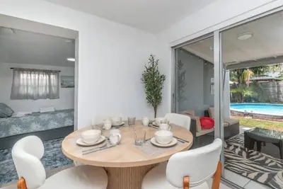 Image de Coastal Oasis Home- Pool/Sleeps12/5min to HardRock