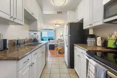 Image de Top-Floor Marina Escape 3br Penthouse Ocean View
