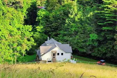 Image de Marshall Estate, Main House+Cabin. Sleeps 11+ Hot tub, Outdoor Shower+Fitness