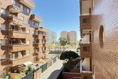 Image de Situé au premier étage du bâtiment Costa Marfil Ii, ce charmant appartement est l'endroit idéal pour se sentir chez soi pendant les vacances. Son emplacement pratique au cœur de la zone touristique vous permet d'accéder facilement aux supermarchés
