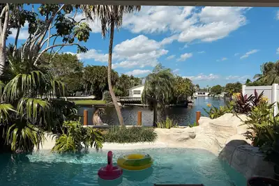 Image de 3-Bedroom Vacation Home + Ocean Access Boat + Private Pool + Luxury Amenities