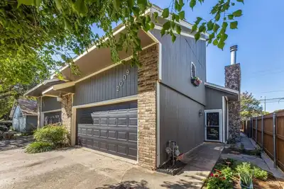 Image de Hidden gem w/hot tub  >10 mins to At&T stadium