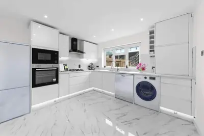 Image de Modern Fashionably Refurbished 4 bedroom Home with Wi-Fi