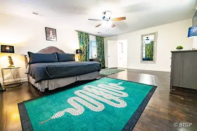 Image de Freshly Renovated 3br Oasis · Sleek & Spacious