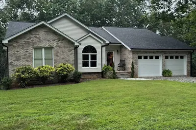 Image de Jb’s Winners Circle is a peaceful, quite home only 3 minutes from downtown.