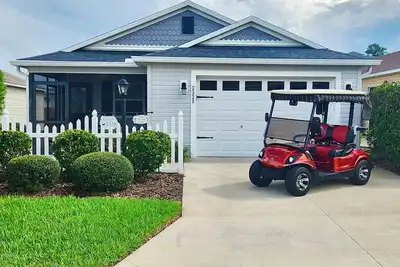 Image de Beautiful Home + Golf Cart in Prime Location – Minutes from Brownwood, and More!