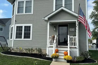 Image de 3-bed 3 bath home in Edgewater Md on the beach, 25 min from Usna and Annapolis.