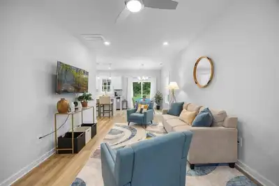 Image de Contractors & Family-Friendly Home Near Duke, Downtown Durham• Firepit & Parking