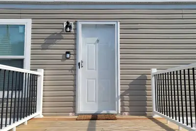 Image de Cozy private home 0. 8 acres at the Lake of Egypt. Room to park your boat or Rv.