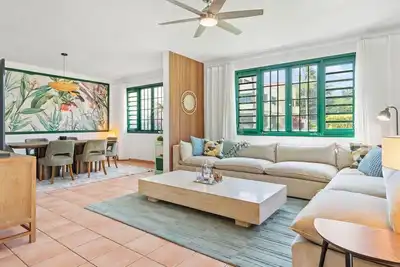 Image de 🏄 Beachfront Surf House • Family Fun • Pool • Solar