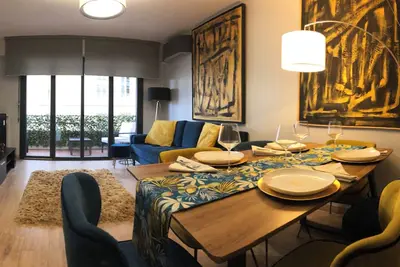 Image de Trendy 2 bedroom 2 bathroom apartment in the centre, A/C, private parking