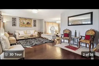Image de Beautiful 6000 sq ft Castle House with 4-bedroom in Chicago