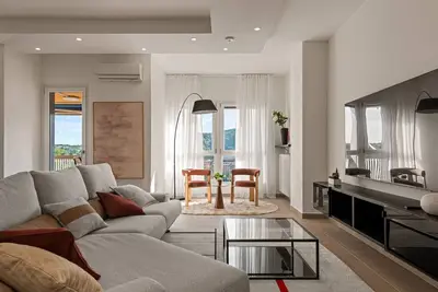 The Como Hillview Apartment