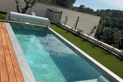 Image de Magnifique villa dans un quartier privé avec vue imprenable sur la garrigues.