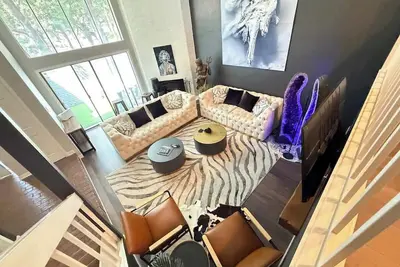 Image de Grand Piano, Huge Geodes, Powerful Artistic Home