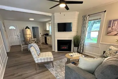 Image de Private Monkey Junction Getaway - 10 Mins to Carolina Beach!