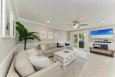 Image de Bayfront Bliss – Sleeps 6, Near Anna Maria Island