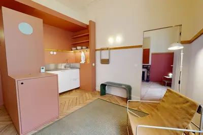 Image de Joivy Appartement moderne deux pièces avec cour intérieure