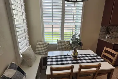 Image de Country Charm Meets Resort Living- 55+ Golf Community Oasis