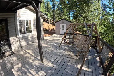 Image de Cabin Pet-Friendly with 2 King Beds and Deck Near Pikes Peak