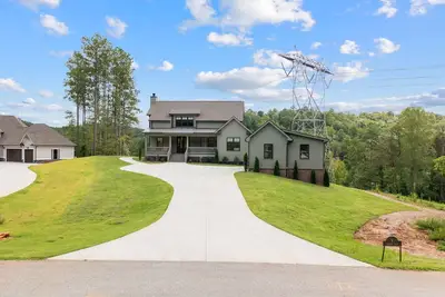 Image de Charming Lakefront 4 Bedroom with bunk room on Lake Keowee with dock