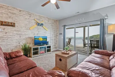 Image de Heart of the Lake-2 Pools, Grill, Boat Launch, Fishing, Boat rental next door!