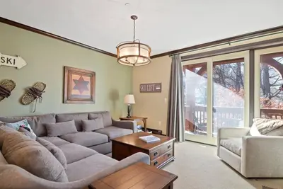 Image de Luxury Condo l 2 En Suites l Fall Foliage l Pool & Hot Tub