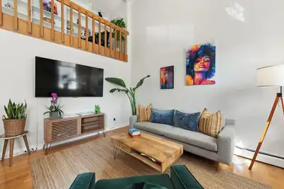 Image de Bright & Modern Condo By Yale 3 Bedrooms, Gym, Ac, Prime Location