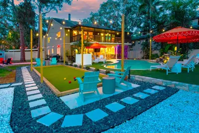 Image de Sara Bay Base Camp: Private Tropical Oasis, Pool, Golf, Bocce, Firepit, Pets