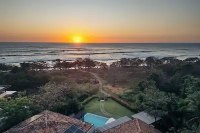 Image de Luxury Oceanfront Villa with Direct Beach Access. Hacienda Pinilla. Tamarindo.
