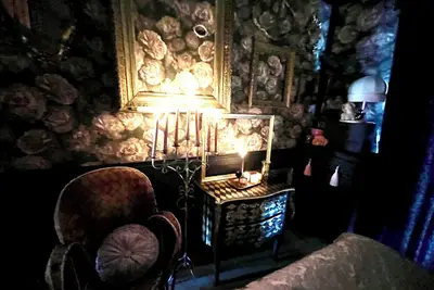 Image de Appartement artiste esprit boudoir bohème.