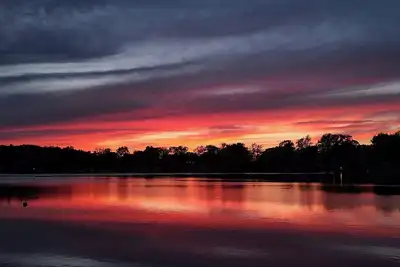 Image de Peaceful Lake Retreat