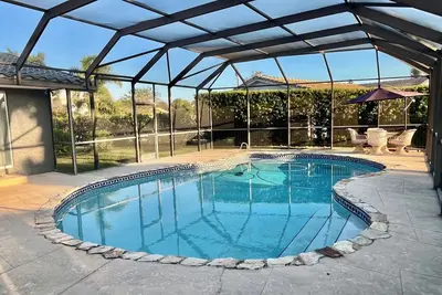 Image de Waterfront Cocoa Beach Home, Pool, Kayaks, & Manatees