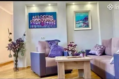 Image de Specious 2bdr huge living room 80m with Ac in Yerevan Center close to Swan Lake