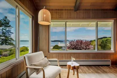Image de Modern Rustic 2b2b with Ocean&Mountain Views &Bbq