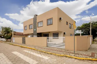 Image de Rhes - Apt 2 min From the Beach in Bombinhas