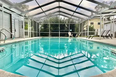 Image de Brandon Getaway | 4br Home w/ Pool & Chill Vibes