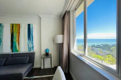 Image de Cozy condo in charming Sunny Isles Beach with Ocean view, pool, fitness room, Ac