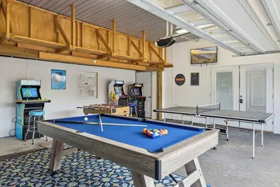 Image de 3br Retreat for 8 w/Hot Tub, Game Room & Grill!