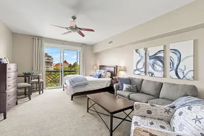 Image de Bahia Studio at Baytowne Wharf! Overlooks Tropical Pool, Hot Tub, Beach Tram!