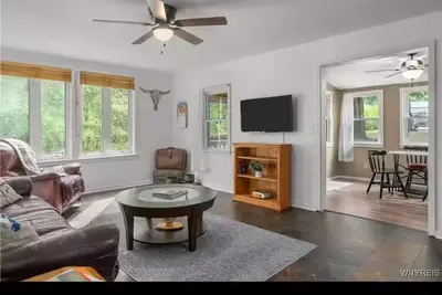 Image de 4 person tailgater rustic modern secluded cabin