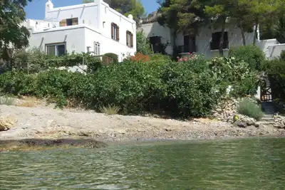 Image de A 30 secondes de la plage et à 10 minutes à pied de la ville