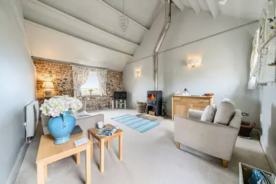 Image de Samphire Barn - sleeps 4 guests  in 2 bedrooms