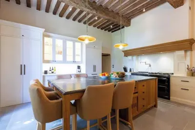 Image de Luxurious 5-bedroom castle in peaceful Rayet with Ac