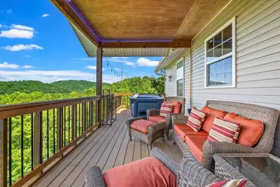 Image de Wolfpack Retreat Ii- Hot Tub- Game Lounge- Home Theater